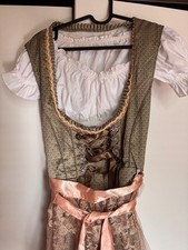 Süßes dirndl mit - süßes, bluse