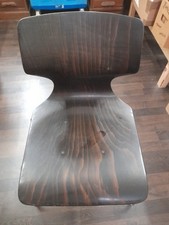   ZWEI Stühle stapelbar