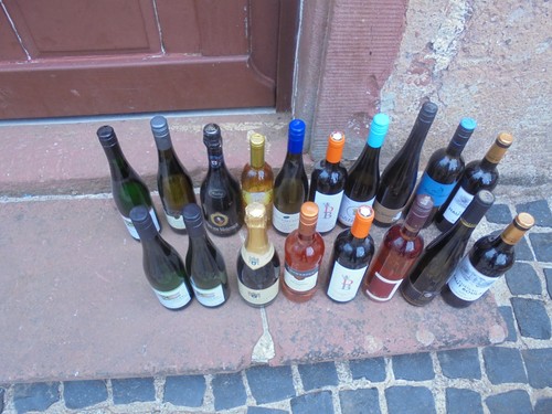 Flaschen wein und sekt - flaschen,