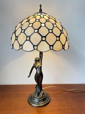 Tischleuchte Mit Weiblich Dass