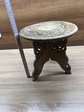 Verzierter handgeschnitzter