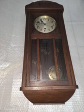 Antike große Wanduhr