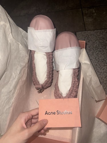 Elegante acne studios - elegante,