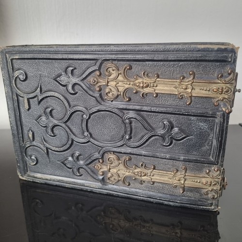 Altes fotoalbum aus geprägtem - altes,