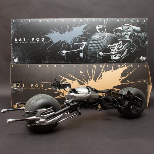 Hot toys dark knight - toys,