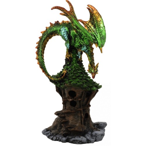 Grüner drache auf - grüner, waldhaus