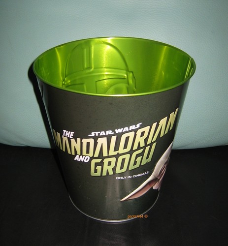 The mandalorian and grogu - mandalorian,
