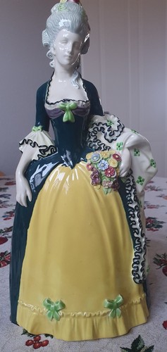Wiener keramik frau - wiener, krinoline