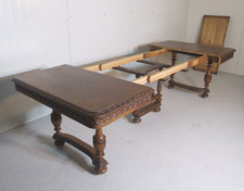 3101A : WUNDERSCHÖNER TISCH