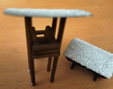 H0 - Hochsitz / Jägerstand + Futterstelle im Winter, Jordan, Kibri Blumenschmuck