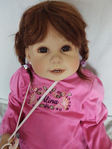 Eine künstlerpuppe von monika - eine,