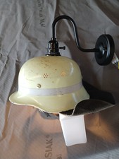 Feuerwehrhelm-Wandlampe