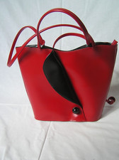 Französische Schultertasche, Rucksack, ca. 26 x 28 cm, rot / schwarz, neuwertig