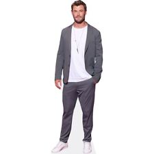 Chris Hemsworth (Grey Suit) Pappaufsteller lebensgross