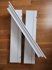 Wandregal weiß aus Holz 61 cm Wandleiste Stuckoptik Bilderleiste