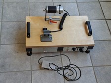 Tisch mit Motor für