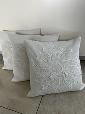 Kissen weiß mit Stickerei