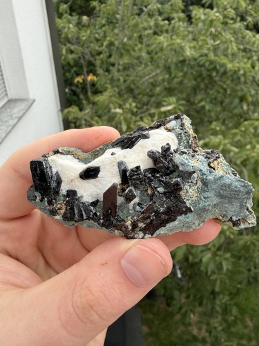 Neptunit natrolit benitoite - natrolit,