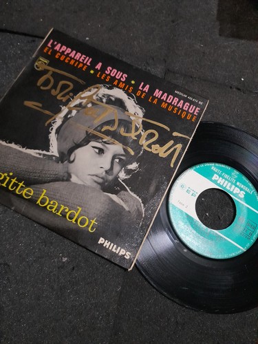 Brigitte bardot autogramm - brigitte,