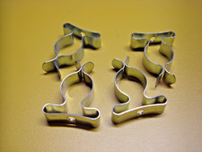 4 Stück Clipschelle / Federschelle 17-22 mm mit Schraubloch- Befestigung, NEU