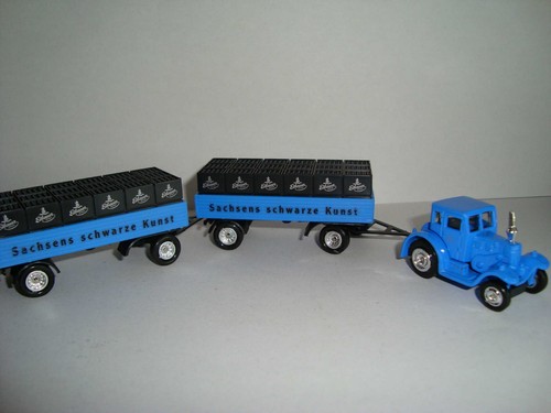 Oldi blaue zugmachine mit 2 - zugmachine,