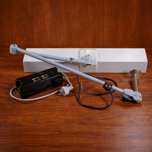 Unbenutzte gelenkarmlampe - unbenutzte,