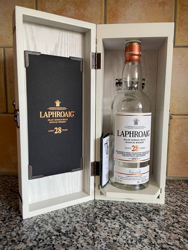 Leerflasche laphroaig 28 - leerflasche:,