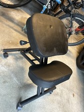 Kniestuhl Kniehocker Neuwertig.