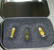 KARLSBERG BIER-3 alte Pins in Geschenkbox Var.1-3 x UR PILS-2 x Glas,1 x Flasche