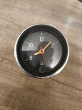 Fiat 124 Spider CS1 Uhr