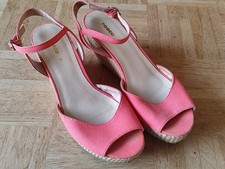 Damenschuhe mit Juteabsatz