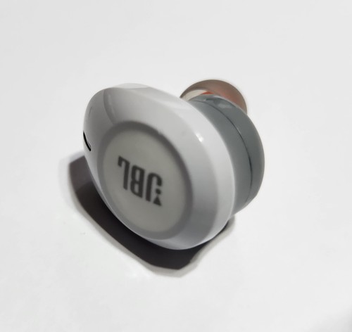 Defective white jbl tune - white,