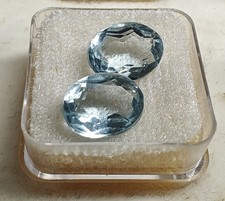 Paar facettierte Aquamarine