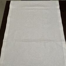 tischläufer weiß mit Silbernem Metallicgarn Firma Sander 