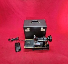 Singer Featherweight 222K Nähmaschine 230V von 1955