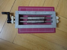 Kleine Rollschneidemaschine - Rollmesser Messerwalze - 5 Walzen/Messer Blech