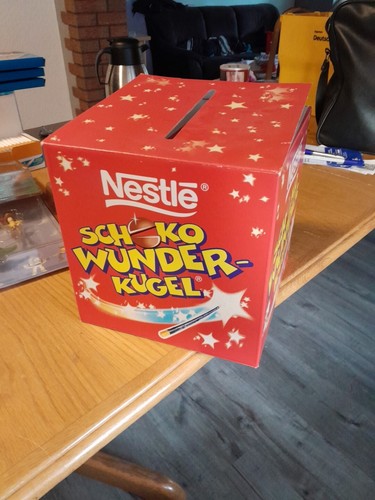 Nestle wunderkugel diorama - nestle,