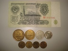 Lot aus 8 Münzen sowie 3