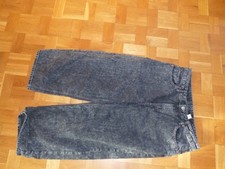 schwarze weit geschnittene