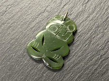 ANHÄNGER CHINA JADE AFFE SCHNITZWERK SCHNITZEREI METALL