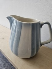 WAKU Milchkrug 1,25 L blaue Streifen 