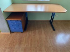 schreibtisch mit rollcontainer
