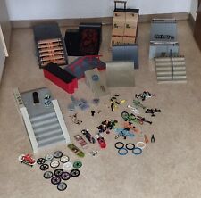 Rampen Set + kleine BMX Fahrräder und Zubehör 