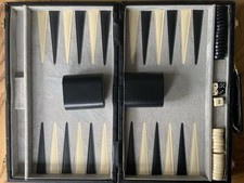 Backgammon im Koffer (33 cm breit, 21 cm tief, 5 cm hoch) Brettspiel 