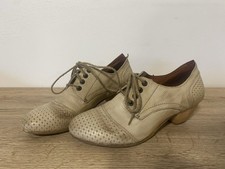 Pakros Leder Schuhe Beige Größe 37