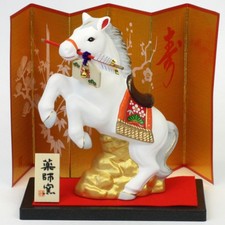 Jahrestierfigur 2026: Pferd