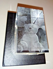 Glasblock mit 3-D Laser-Gravur Motiv Teddy mit "Ich liebe Dich!" in Geschenkbox