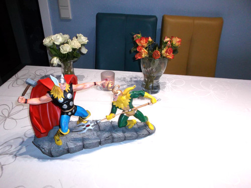 Thor loki statue original - vs.,