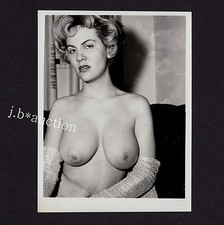 NACKTE AMERIKANERIN / PIN-UP