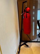 Boxsack mit Handschuhen für Jugendliche und Boxsackständer freistehend